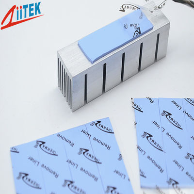 réémetteur isofréquence thermique ultra mou TIF100-50-05E du bleu 5,0 W/mK avec la feuille adhésive -50 en caoutchouc de silicone de revêtement à 200℃