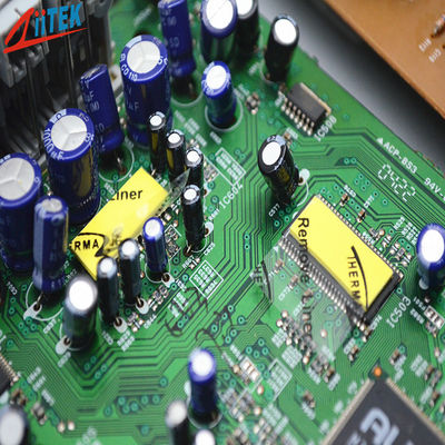 Matériaux d'isolateurs thermiques du réémetteur isofréquence TIF4100 thermique jaune pour la diverse électronique