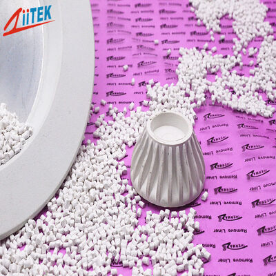 Plastique conducteur thermique en nylon blanc 0,8 W/mK pour lumières LED avec remplacement en aluminium ignifuge V-0 et léger