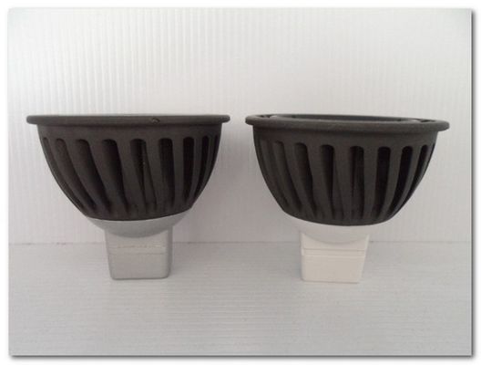 Plastique conducteur thermique avec une température de déflexion thermique de 180 ℃ et une conductivité thermique de 1,8 W/mK pour coupelle de lampe LED