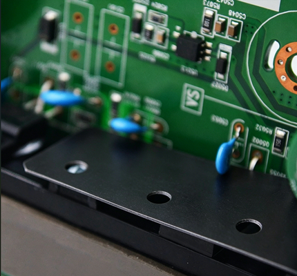 Joint isolant conducteur thermique souple pour le transfert de chaleur avec des matériaux d'interface thermique en silicone souple, compressible et résistant à la déchirure